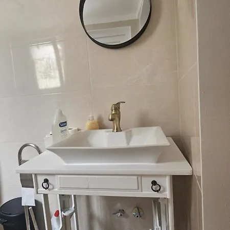 بيت ضيافة Palazzo Gh *