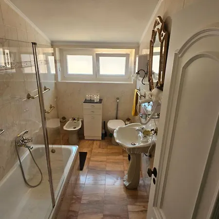 Palazzo Gh بيت ضيافة سينترا